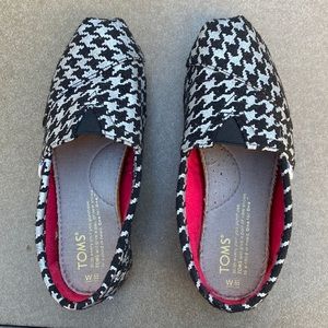 Good condition Toms Size 5.5